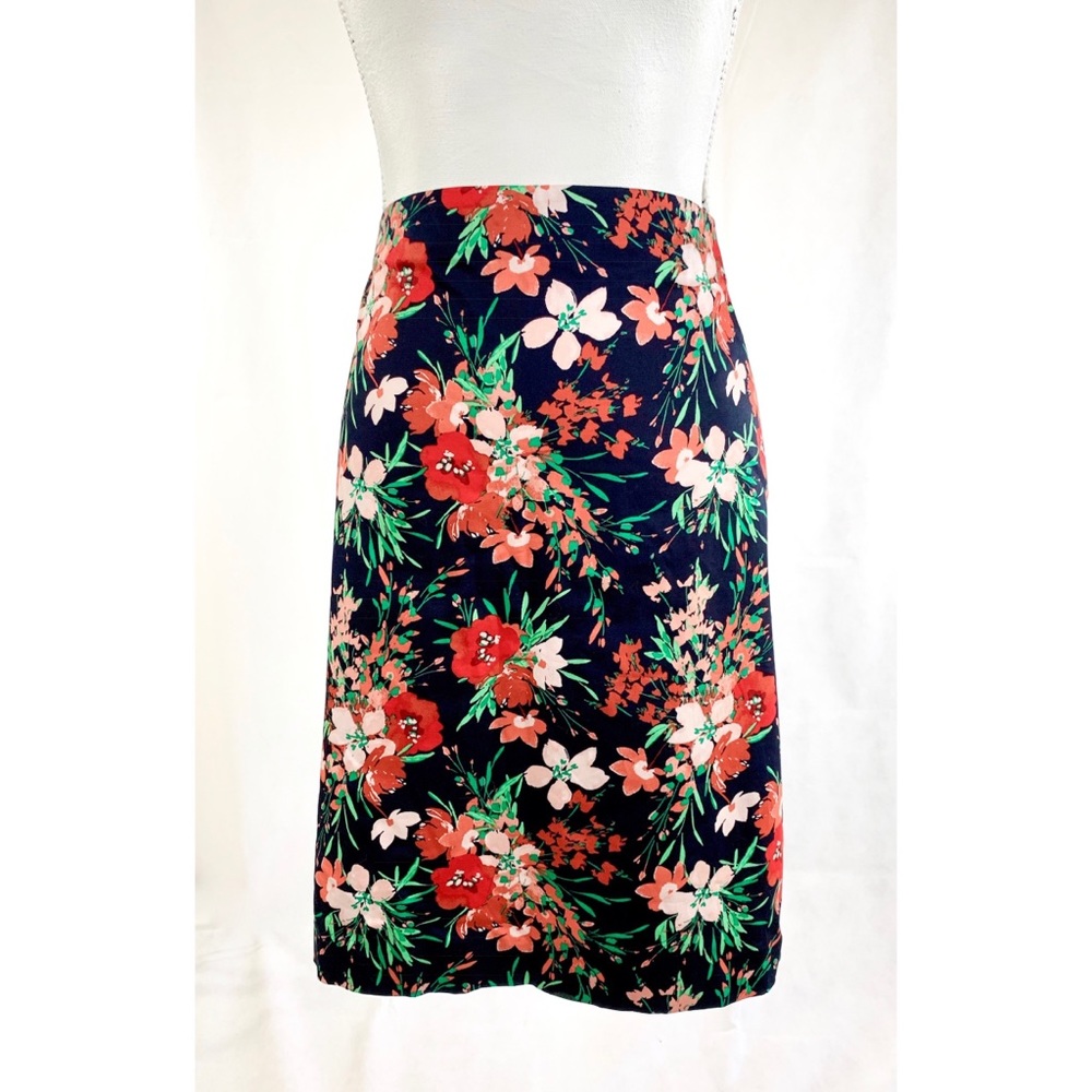 TALBOTS Petite Black Red Floral Straight Skirt - Picture 3 of 4